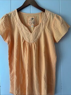 Peach Short Sleeve V-Neck Top